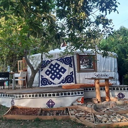 Jurta Az Erdo Mellett Dezsaval-Keresz-Tanya Hotel Pilisszentkereszt Luaran gambar